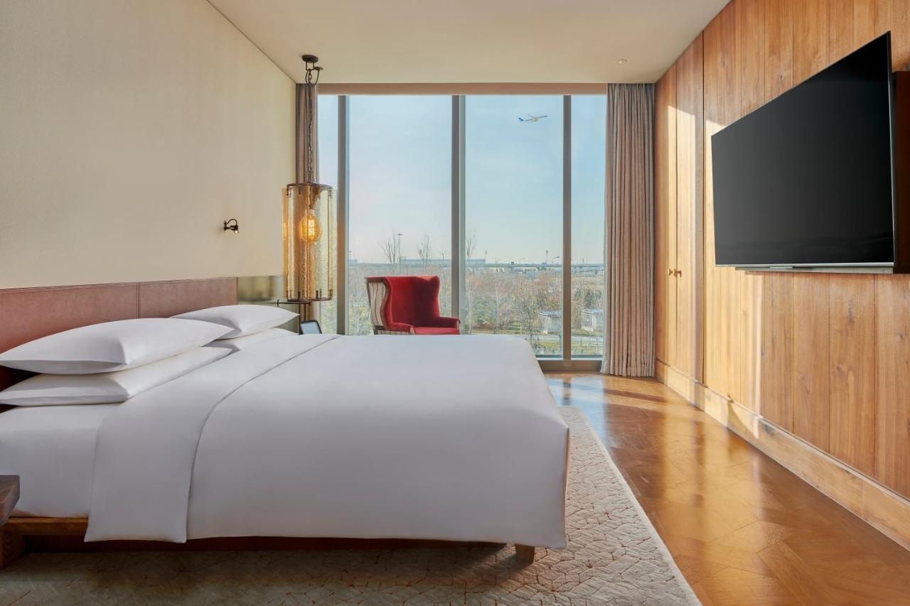 Mumian Beijing Daxing International Airport, Part Of Hyatt Hotel Exterior photo A guest room at the hotel